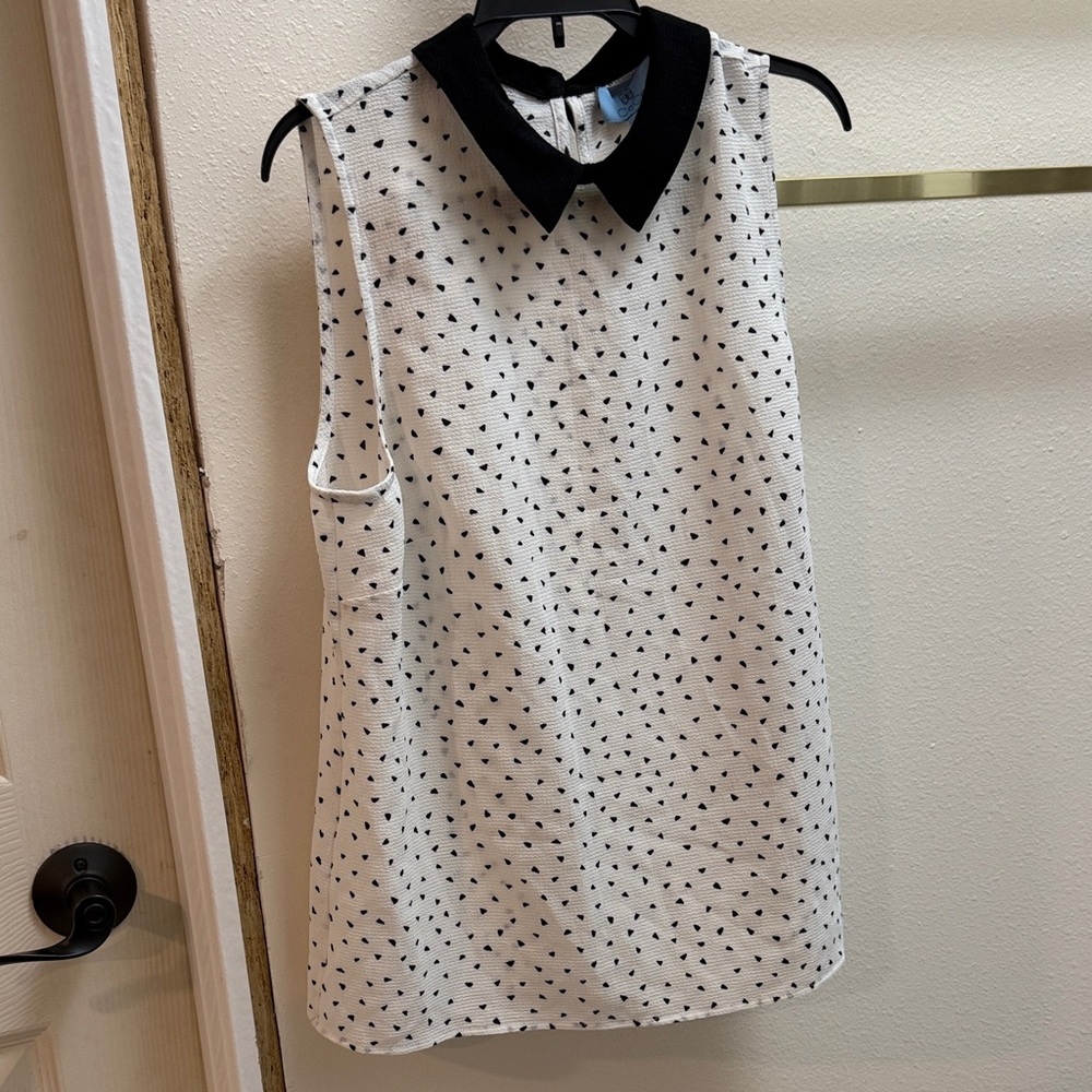C&C California White Top with Black Triangle Pattern